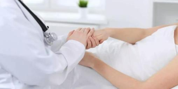 	婦產科整體優質護理在防控婦產科綜合病房院內感染中的效果