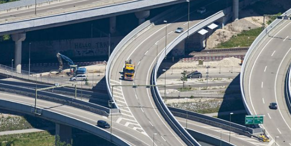 高速公路隧道智慧一體化管控系統研究